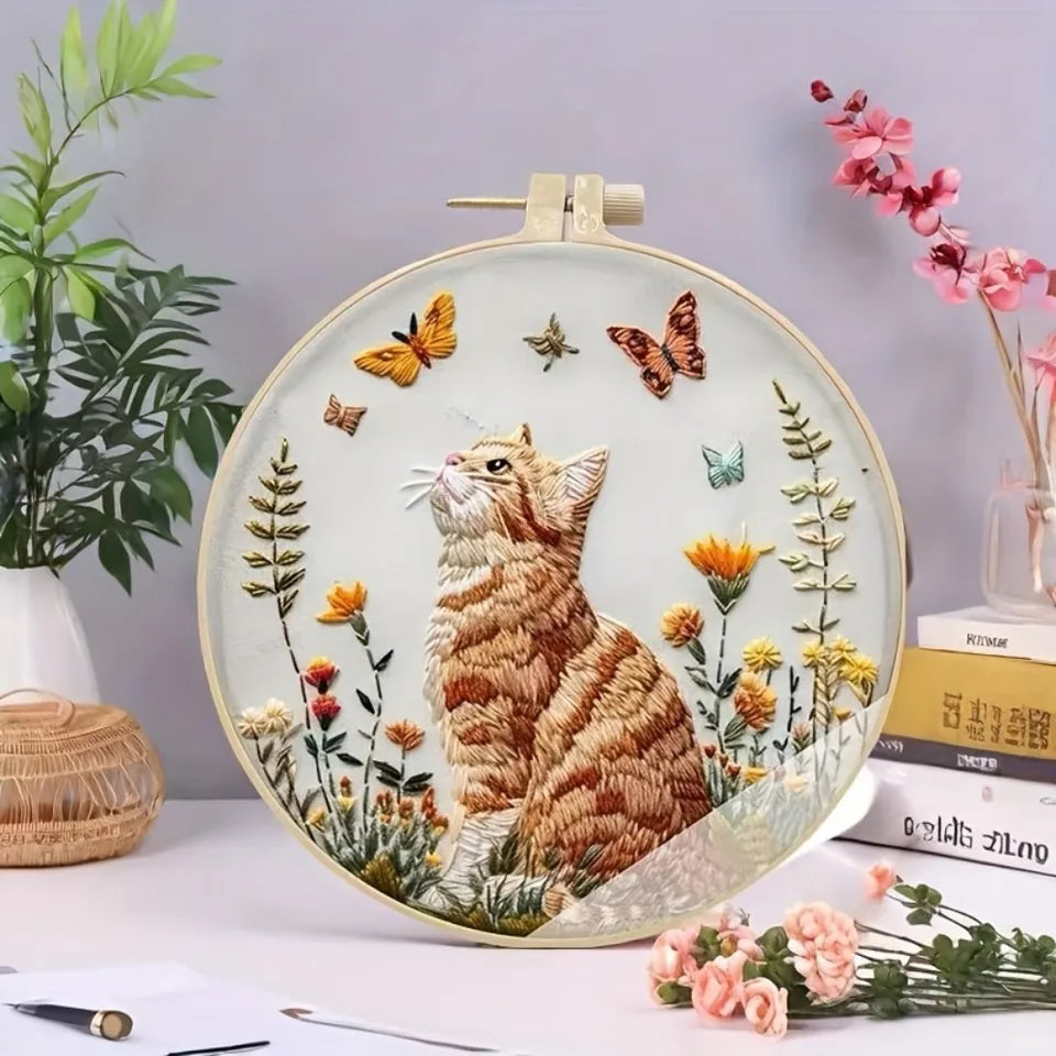 DIY Cat and Flower Embroidery Kit for Beginners - Complete handmade cross stitch kit, mixing colors, fabric materials and animal