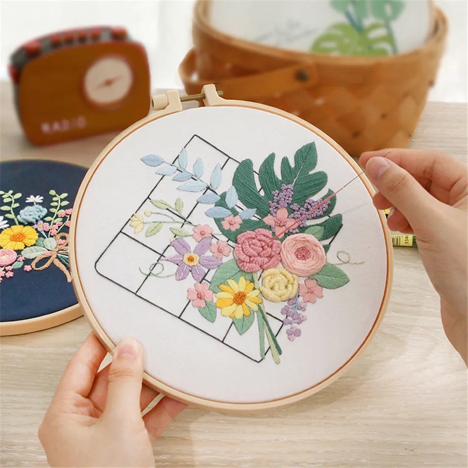 Flower Embroidery Starter Kit DIY Cross Stitch Set for Beginner Wreath Printed Sewing Art Craft Painting Home Decor Needle Art